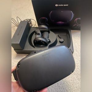Oculus Quest VR Headset